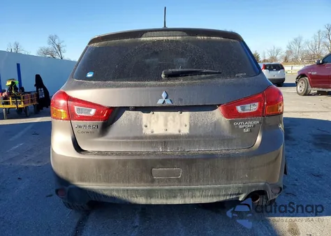 2016 Mitsubishi Outlander Sport Es z USA, uszkodzony, nr VIN JA4AR3AW5GZ059785